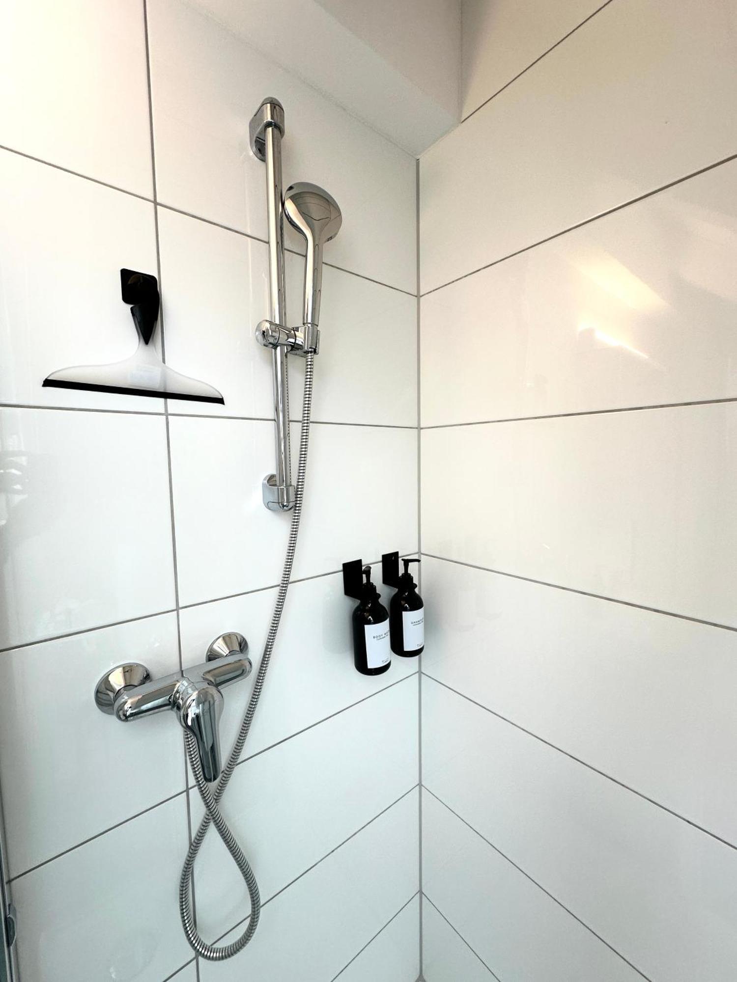 Zentrale Wohnung Mit Dachterasse Bregenz Ngoại thất bức ảnh